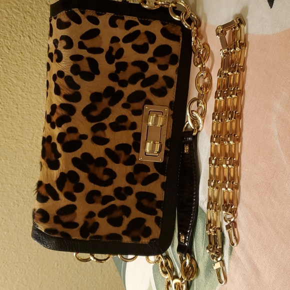 BCBGMaxAzria Handbags - BXBGMAXAZRIA handbag with 2 changeable handles